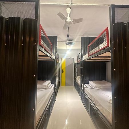 Travotale Hostel And Cowork Koregaonpark Pune Luaran gambar