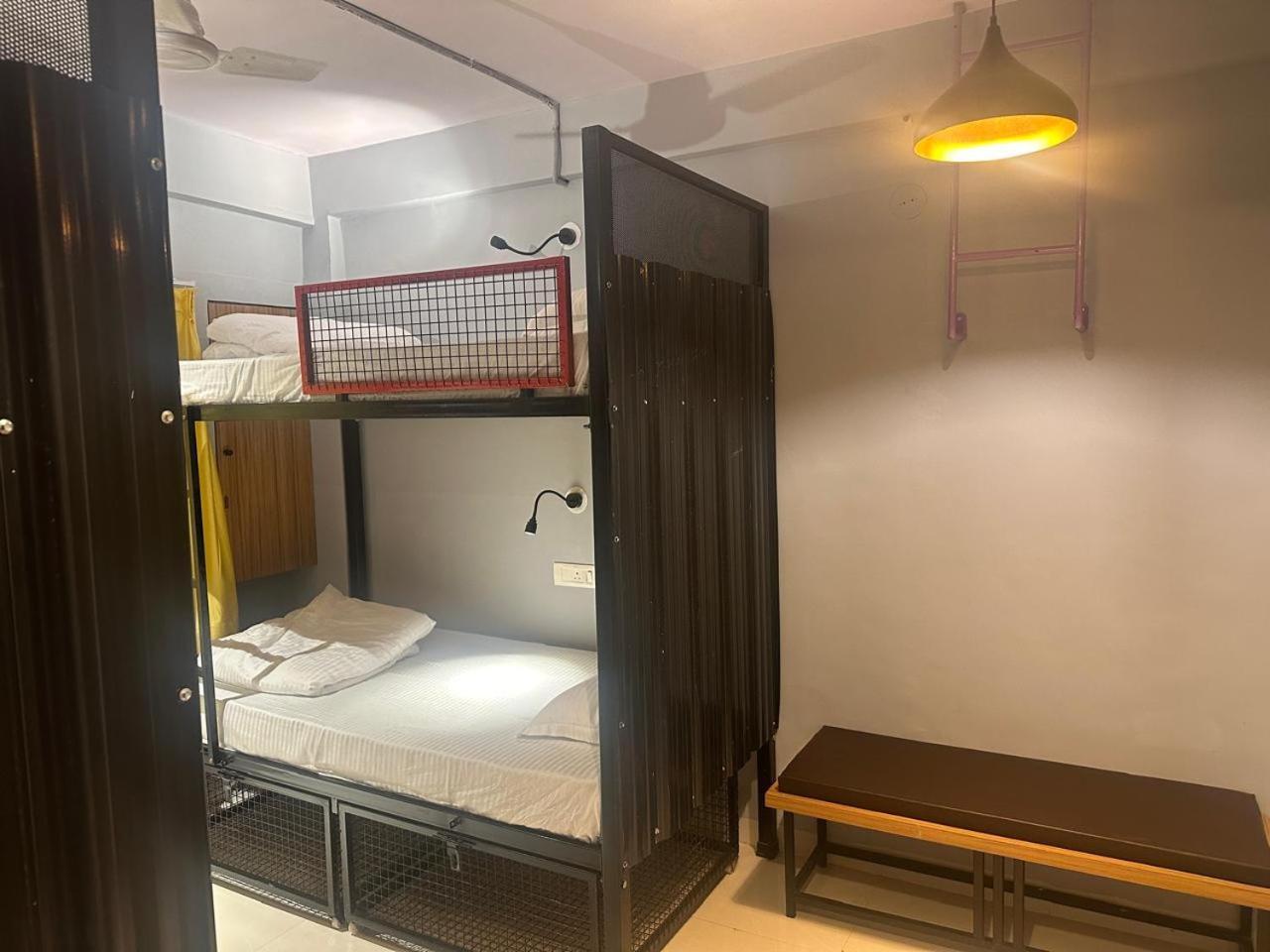Travotale Hostel And Cowork Koregaonpark Pune Luaran gambar