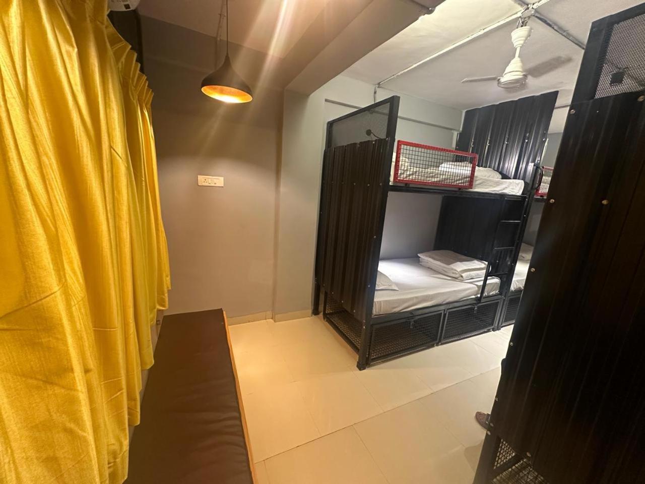 Travotale Hostel And Cowork Koregaonpark Pune Luaran gambar
