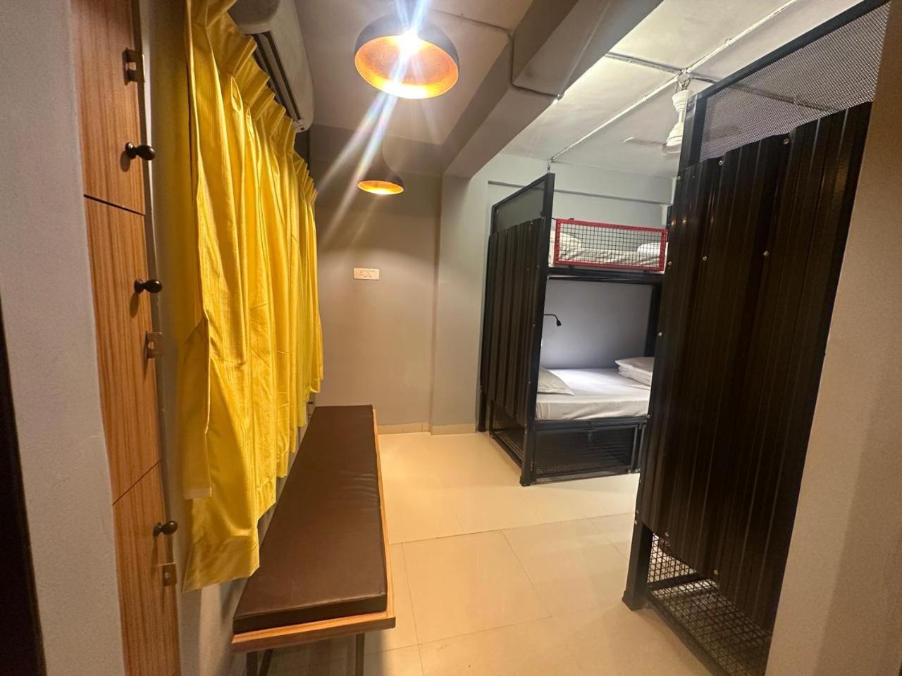 Travotale Hostel And Cowork Koregaonpark Pune Luaran gambar