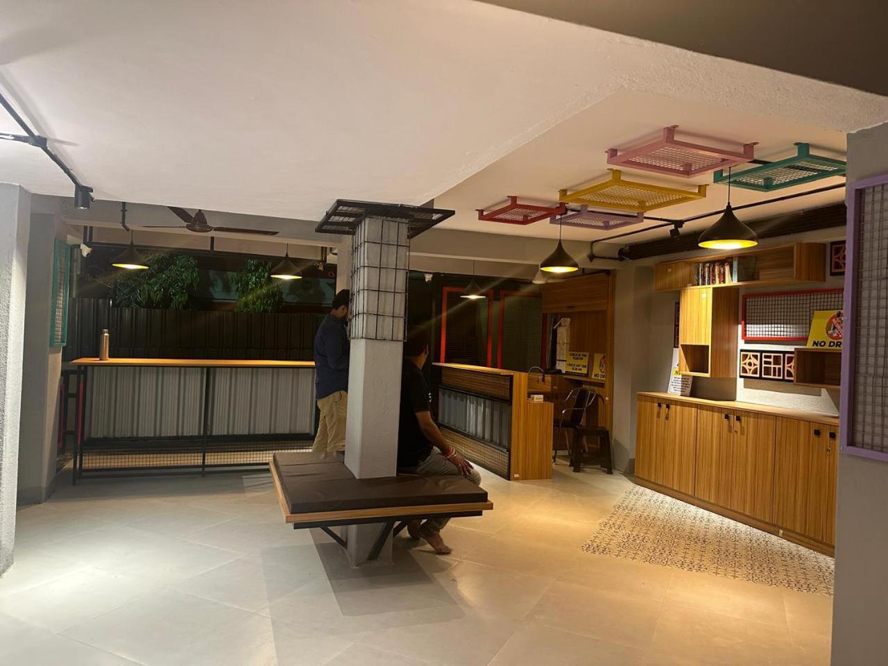 Travotale Hostel And Cowork Koregaonpark Pune Luaran gambar