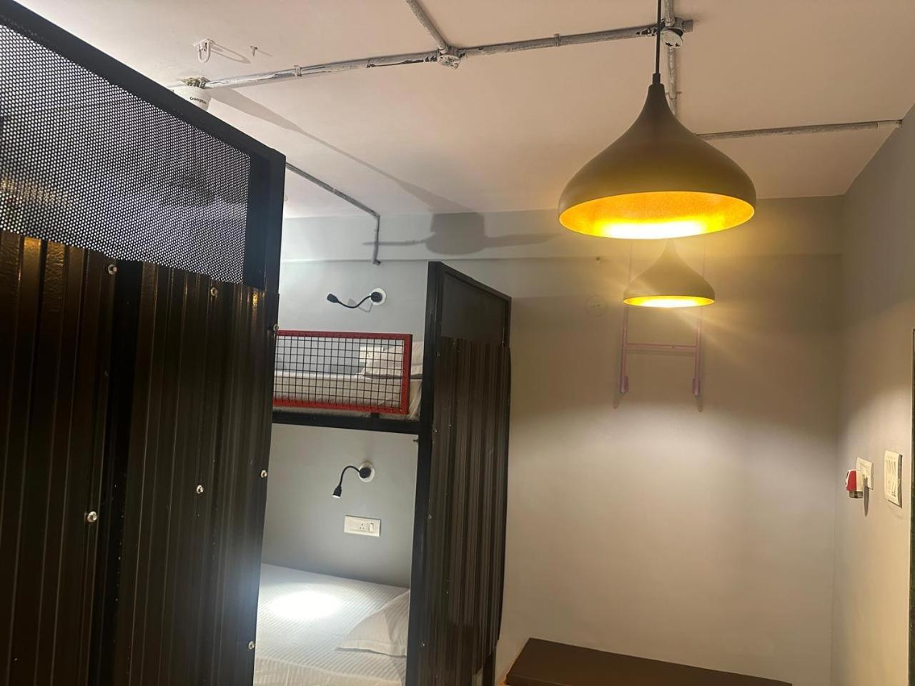 Travotale Hostel And Cowork Koregaonpark Pune Luaran gambar