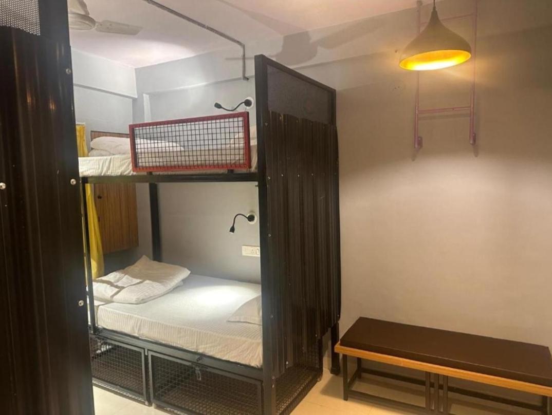 Travotale Hostel And Cowork Koregaonpark Pune Luaran gambar