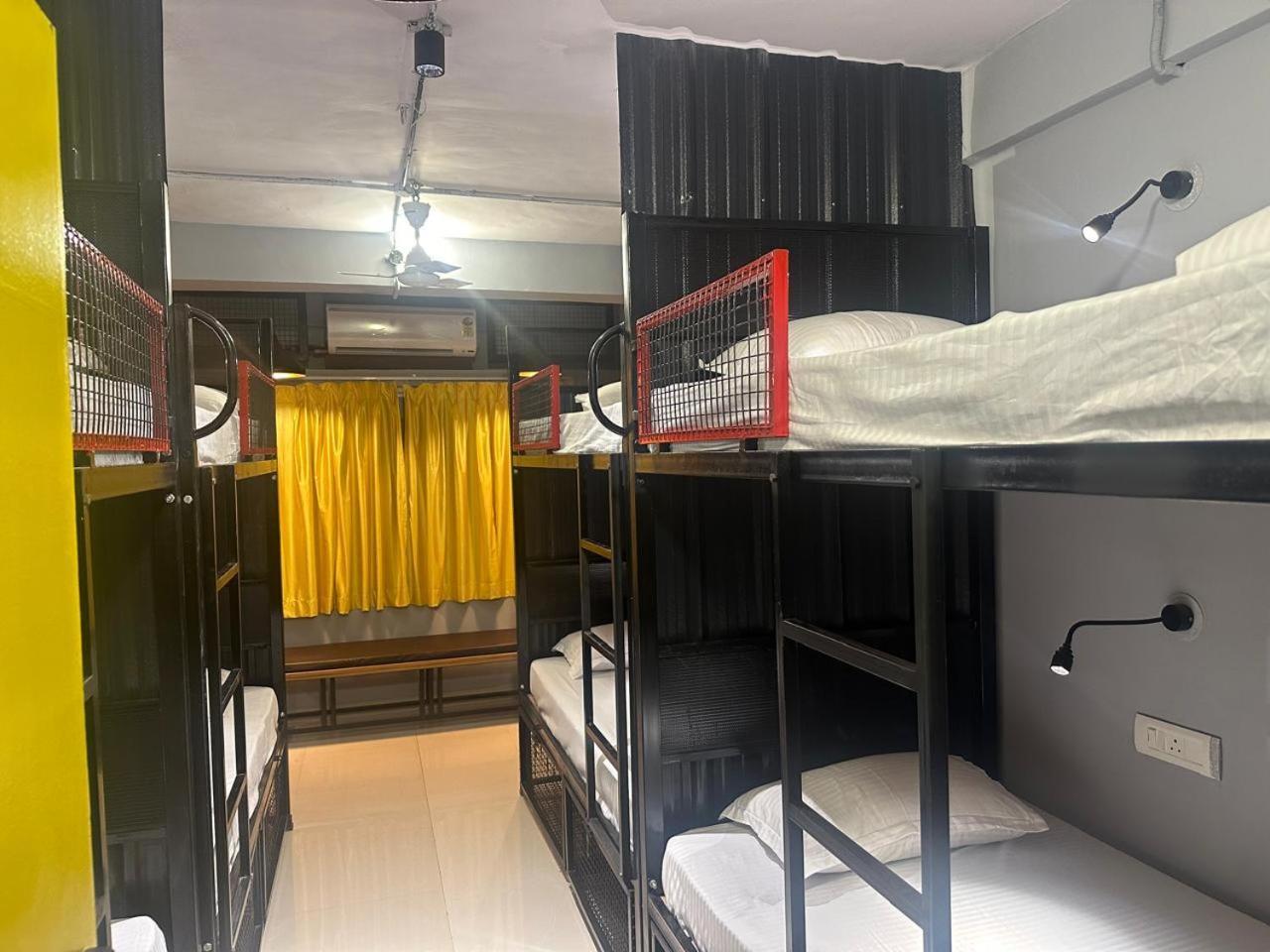 Travotale Hostel And Cowork Koregaonpark Pune Luaran gambar