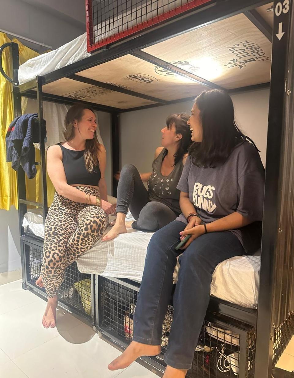 Travotale Hostel And Cowork Koregaonpark Pune Luaran gambar