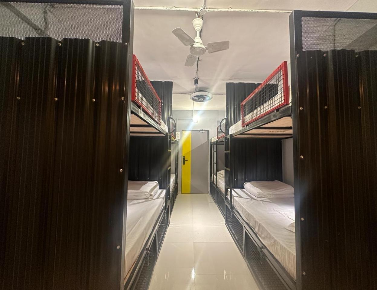 Travotale Hostel And Cowork Koregaonpark Pune Luaran gambar